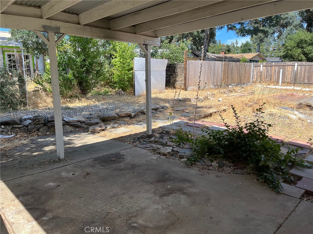 15050 Lakeview Way Clearlake, CA 95422 - Photo 11 of 11 Backyard