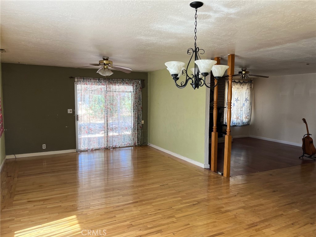 15050 Lakeview Way Clearlake, CA 95422 - Photo 2 of 11 Dining room opens to bar deck