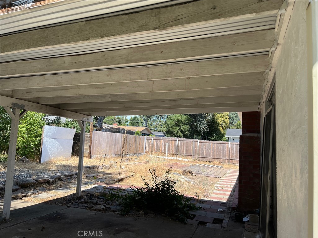 15050 Lakeview Way Clearlake, CA 95422 - Photo 10 of 11 Covered patio in backyard