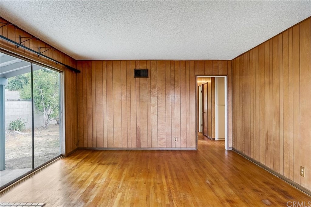 9846 Cabanas Avenue Tujunga, CA 91042 - Photo 11 of 38