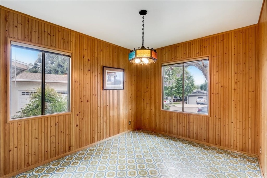 9846 Cabanas Avenue Tujunga, CA 91042 - Photo 12 of 38