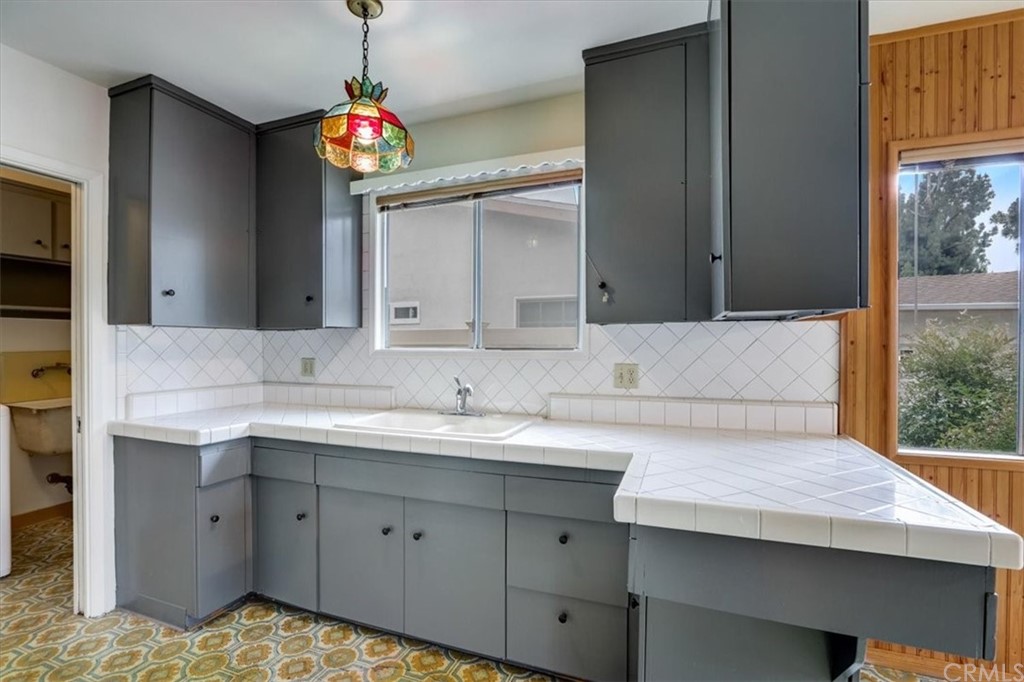 9846 Cabanas Avenue Tujunga, CA 91042 - Photo 16 of 38