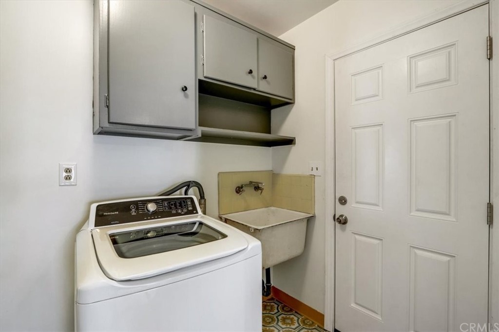 9846 Cabanas Avenue Tujunga, CA 91042 - Photo 18 of 38