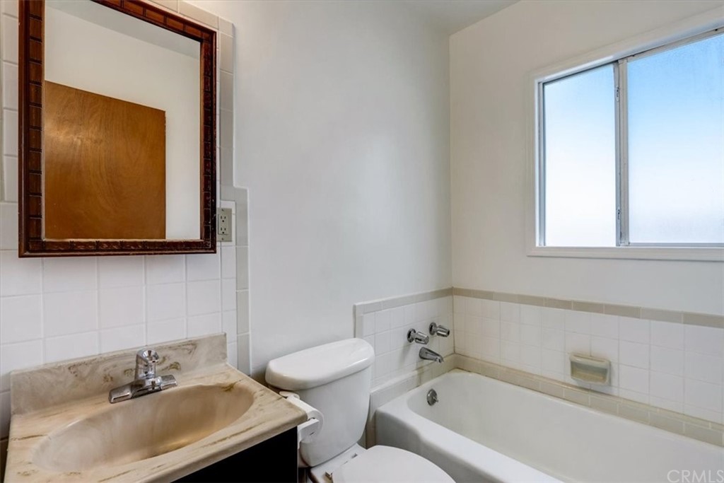 9846 Cabanas Avenue Tujunga, CA 91042 - Photo 22 of 38