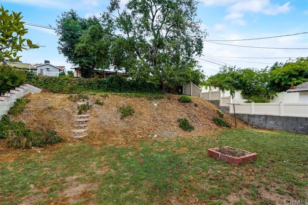 9846 Cabanas Avenue Tujunga, CA 91042 - Photo 35 of 38