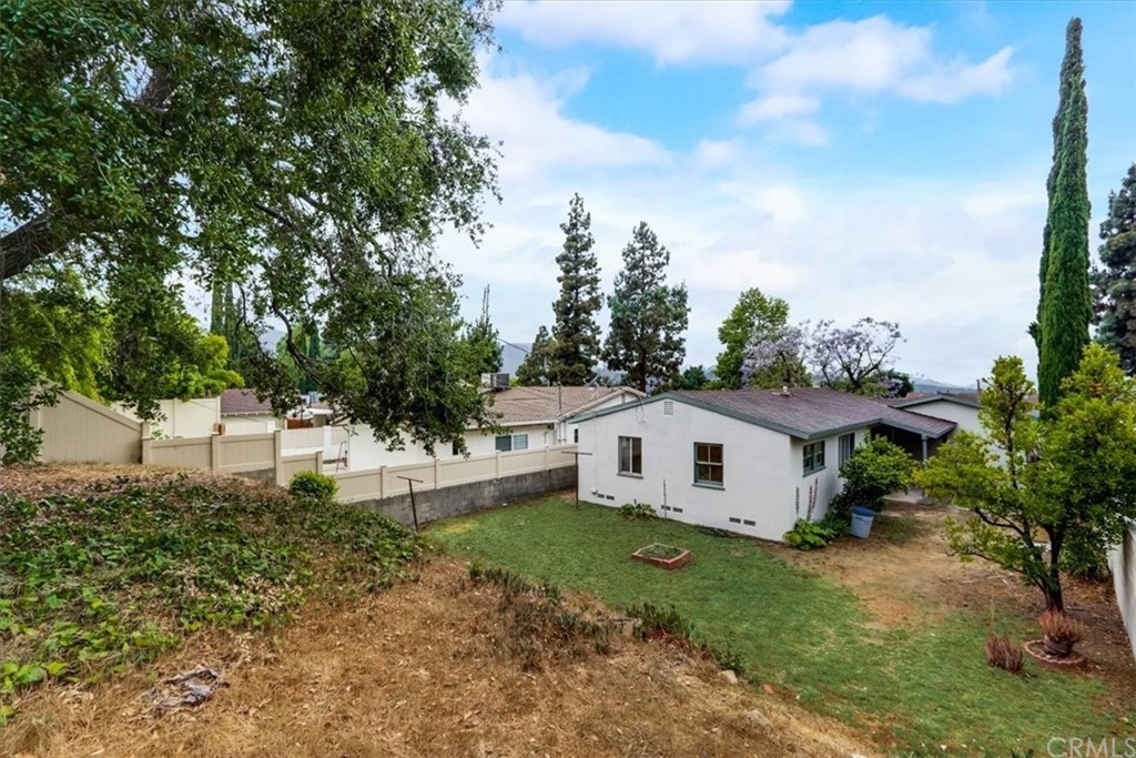 9846 Cabanas Avenue Tujunga, CA 91042 - Photo 37 of 38