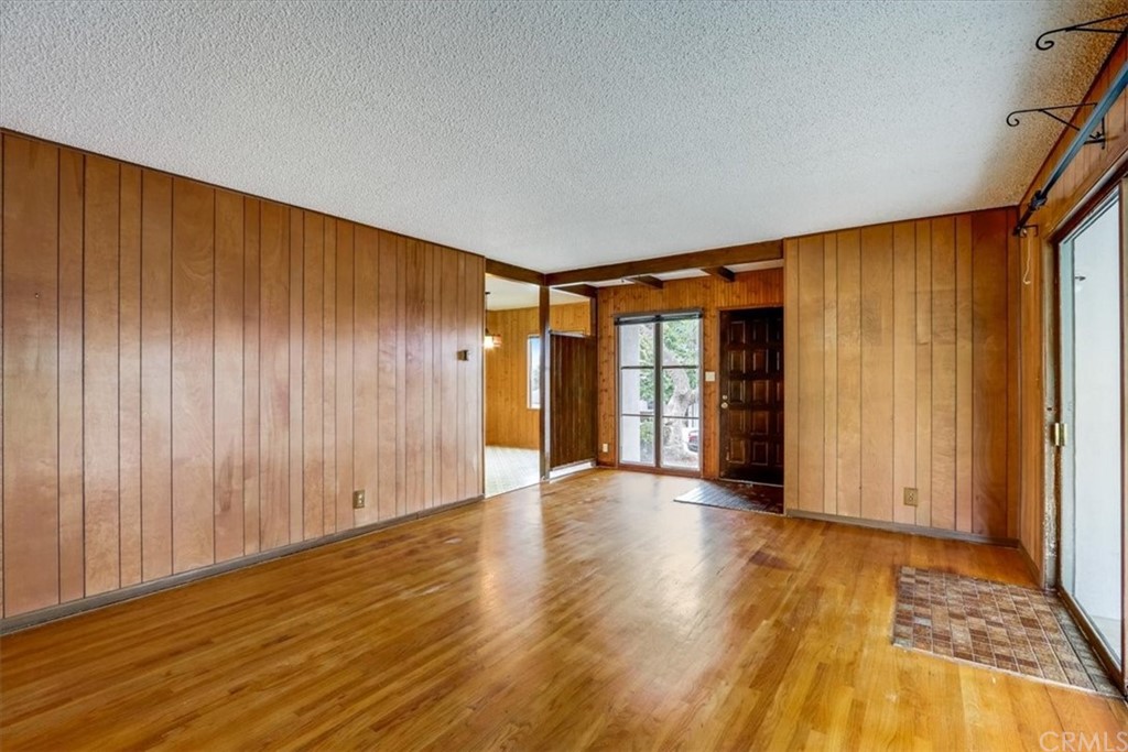 9846 Cabanas Avenue Tujunga, CA 91042 - Photo 9 of 38