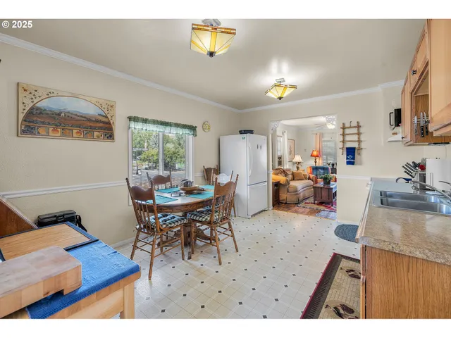 $320,000 | 312 North Canyon Boulevard, John Day, OR 97845