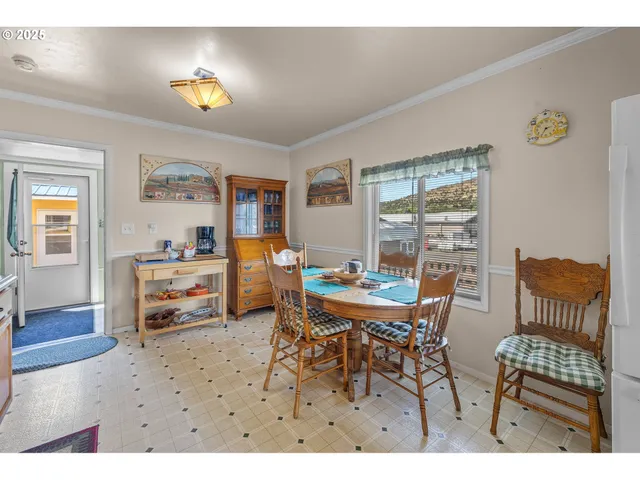 $320,000 | 312 North Canyon Boulevard, John Day, OR 97845