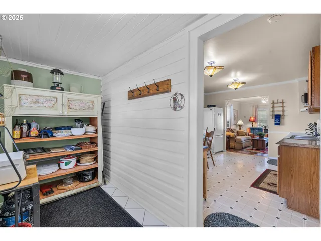 $320,000 | 312 North Canyon Boulevard, John Day, OR 97845