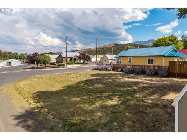 $320,000 | 312 North Canyon Boulevard, John Day, OR 97845