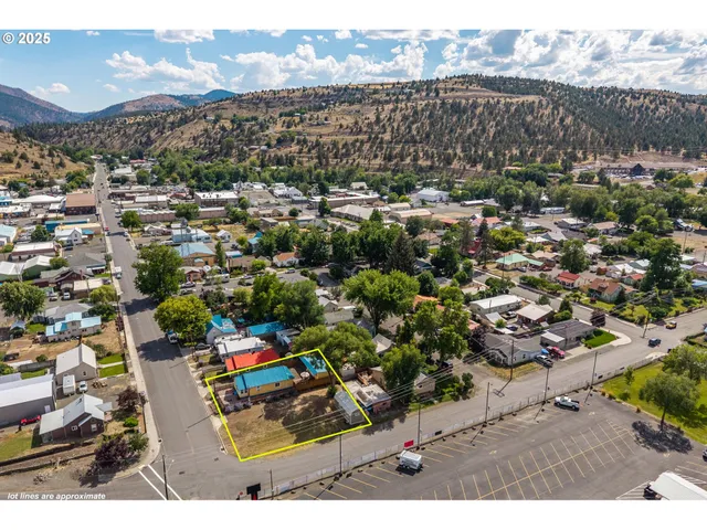 $320,000 | 312 North Canyon Boulevard, John Day, OR 97845