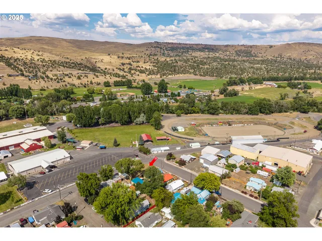 $320,000 | 312 North Canyon Boulevard, John Day, OR 97845
