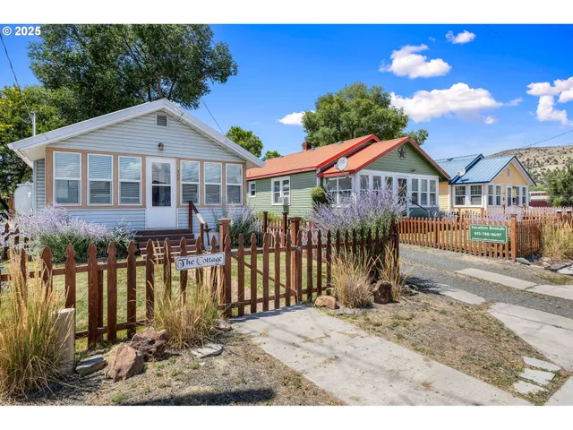 $320,000 | 312 North Canyon Boulevard, John Day, OR 97845