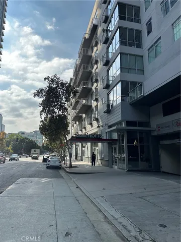 $3,000 | 645 West 9th Street, Unit 540, Los Angeles, CA 90015