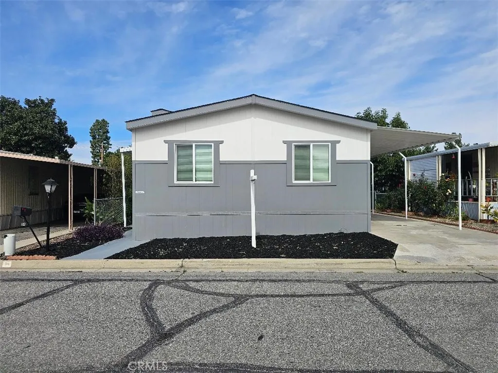 1560 Massachusetts Avenue, Unit 94 Riverside, CA 92507 - Photo 2 of 15