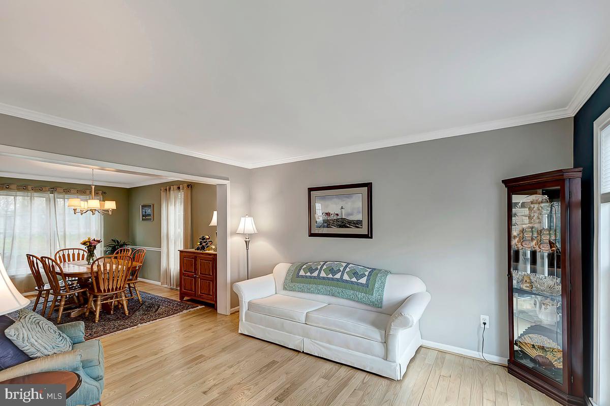 6304 Patuxent Quarter Road Hanover, MD 21076 - Photo 4 of 38