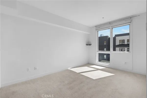 $2,900 | 1234 Wilshire Boulevard, Unit 517, Los Angeles, CA 90017
