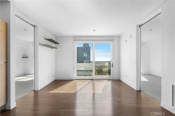 $2,900 | 1234 Wilshire Boulevard, Unit 517, Los Angeles, CA 90017