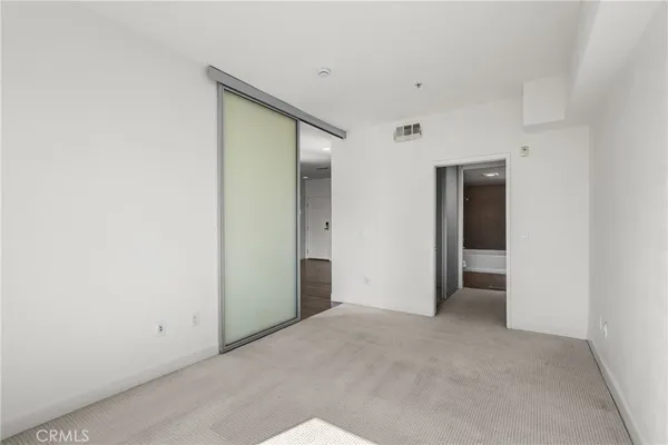 $2,900 | 1234 Wilshire Boulevard, Unit 517, Los Angeles, CA 90017