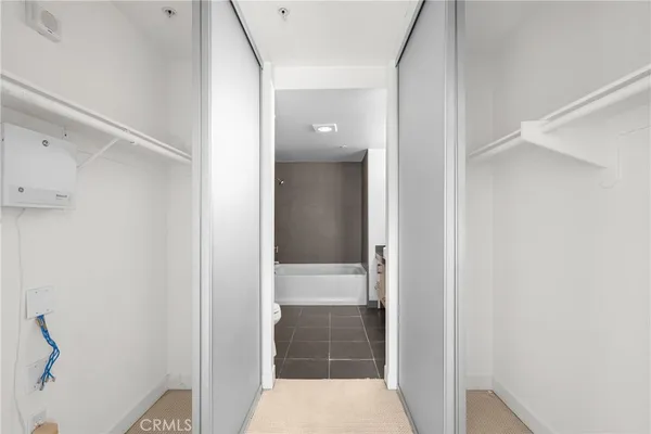 $2,900 | 1234 Wilshire Boulevard, Unit 517, Los Angeles, CA 90017