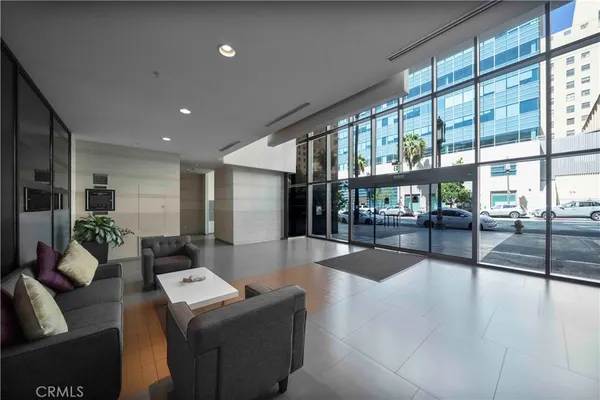 $2,900 | 1234 Wilshire Boulevard, Unit 517, Los Angeles, CA 90017