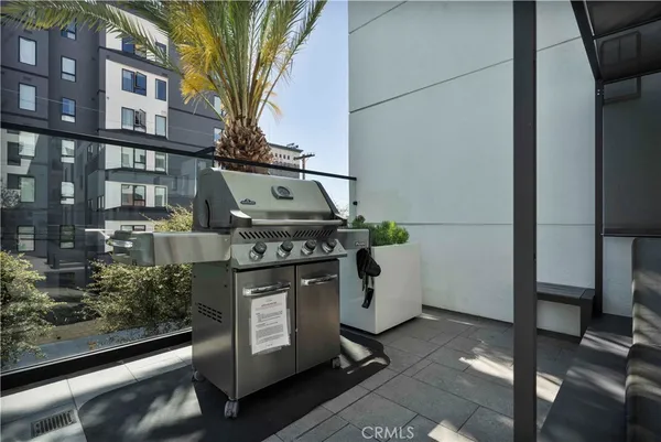 $2,900 | 1234 Wilshire Boulevard, Unit 517, Los Angeles, CA 90017