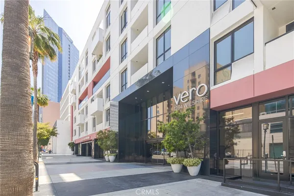 $2,900 | 1234 Wilshire Boulevard, Unit 517, Los Angeles, CA 90017