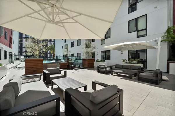 $2,900 | 1234 Wilshire Boulevard, Unit 517, Los Angeles, CA 90017