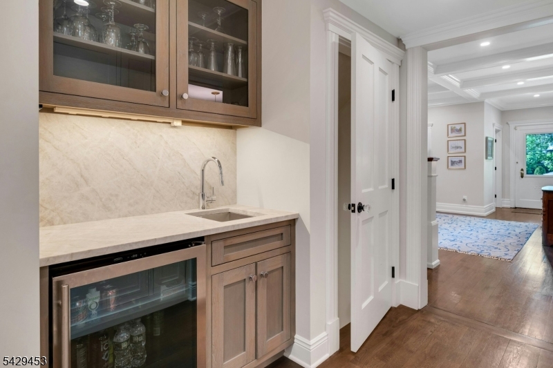 27 Bedford Road Summit, NJ 07901 - Photo 14 of 49