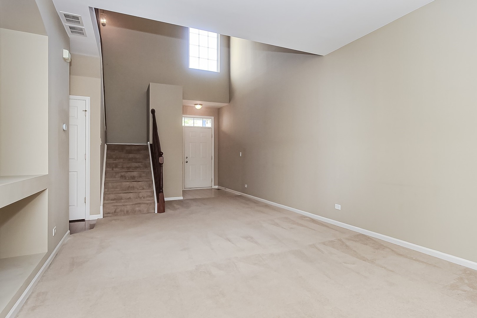 112 Durango Drive Gilberts, IL 60136 - Photo 4 of 24 an empty room with a bathroom and a sink
