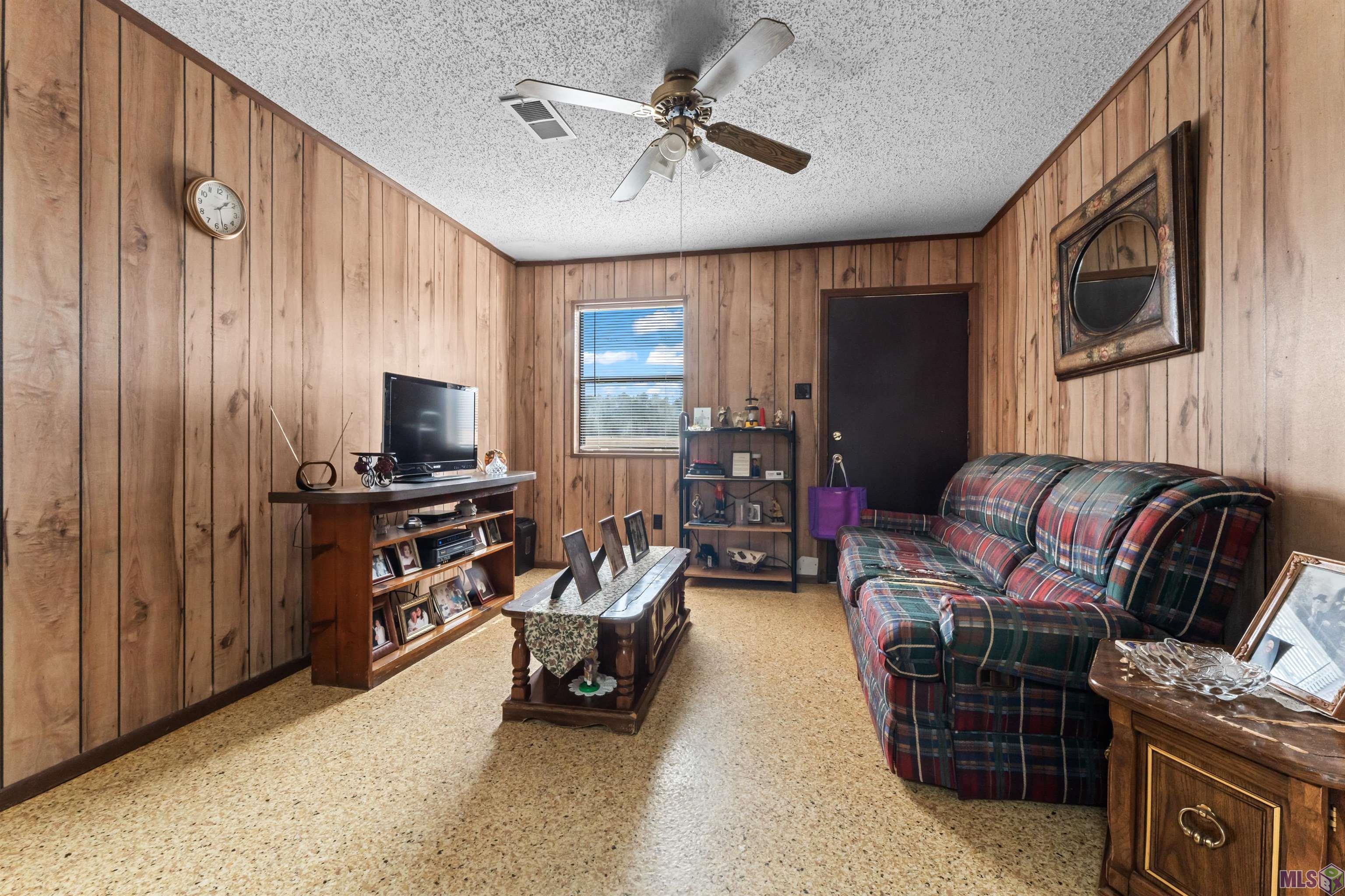 807 Lemon B Road Slaughter, LA 70777 - Photo 3 of 13