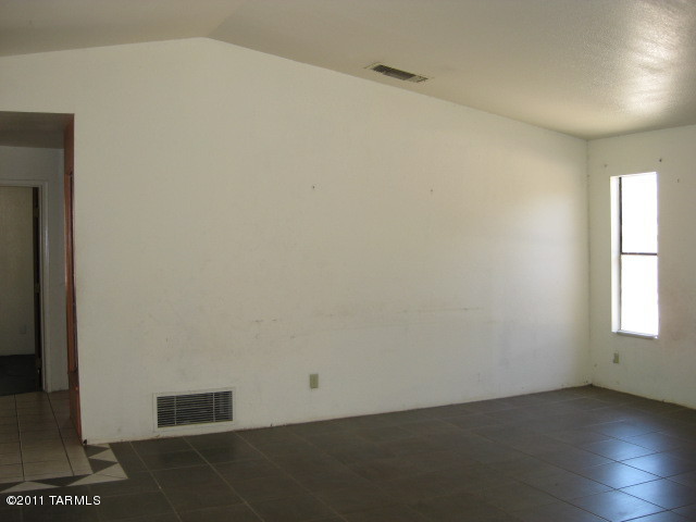 2742 West Sunset Road Tucson, AZ 85741 - Photo 3 of 14