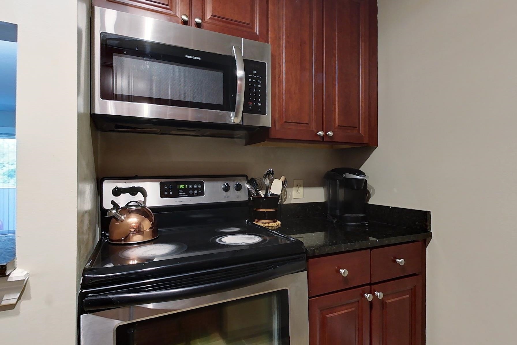 106 Eastern Avenue, Unit 102 Manchester, NH 03104 - Photo 3 of 15