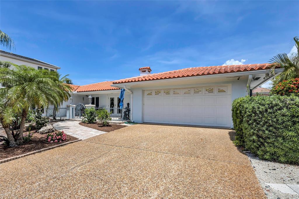 617 Rountree Drive Longboat Key, FL 34228 - Photo 5 of 41