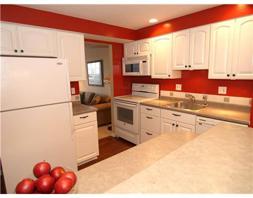 3082 East Bardonner Road Gibsonia, PA 15044 - Photo 6 of 18 Kitchen.