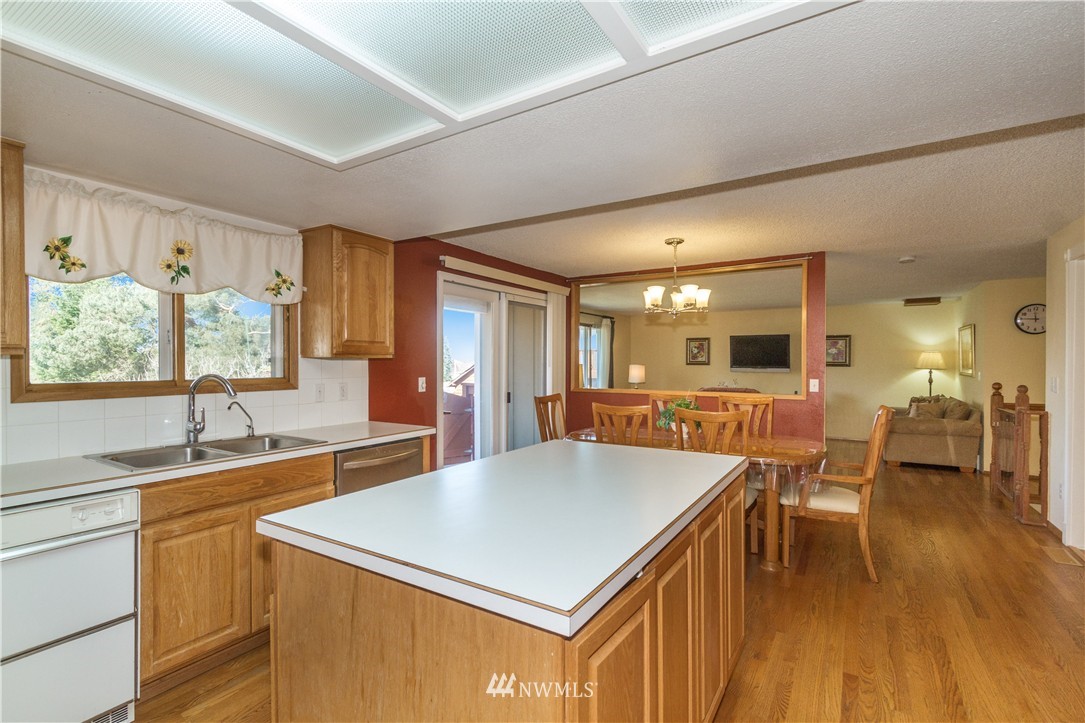 3709 Morris Avenue South Renton, WA 98055 - Photo 8 of 20 Gallery Image 8