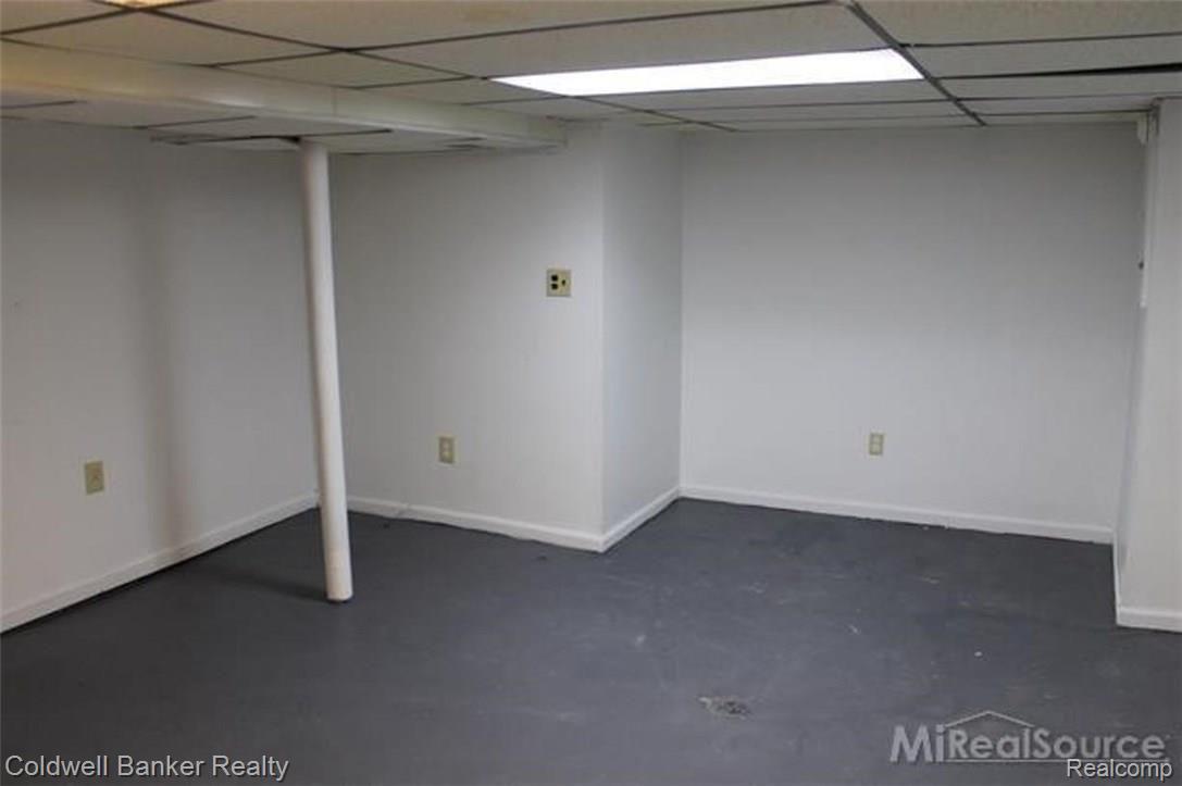 16440 East Eight Mile Road Detroit, MI 48205 - Photo 18 of 19 31235459-18.JPG