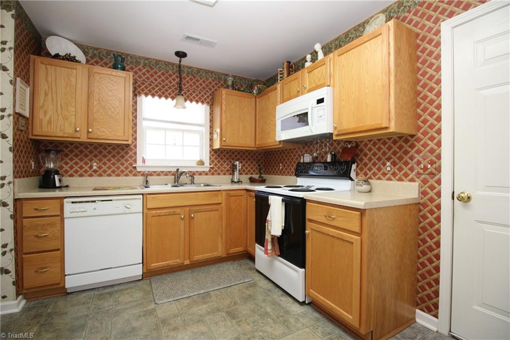 6931 Channel Forest Road Belews Creek, NC 27009 - Photo 7 of 23 Gallery Image 7