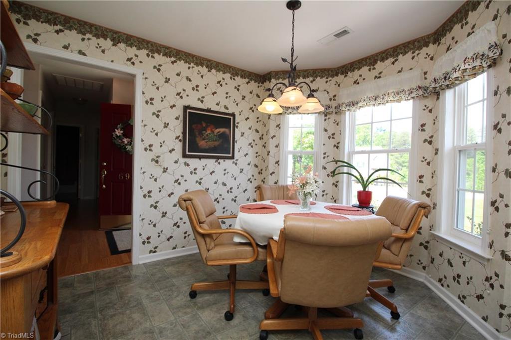 6931 Channel Forest Road Belews Creek, NC 27009 - Photo 8 of 23 Gallery Image 8
