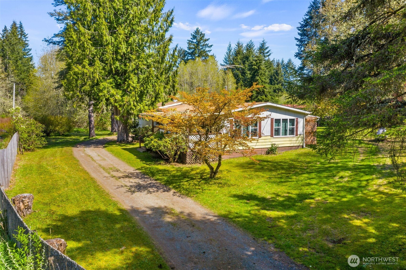 958 Tipsoo Loop South Rainier, WA 98576 - Photo 2 of 38