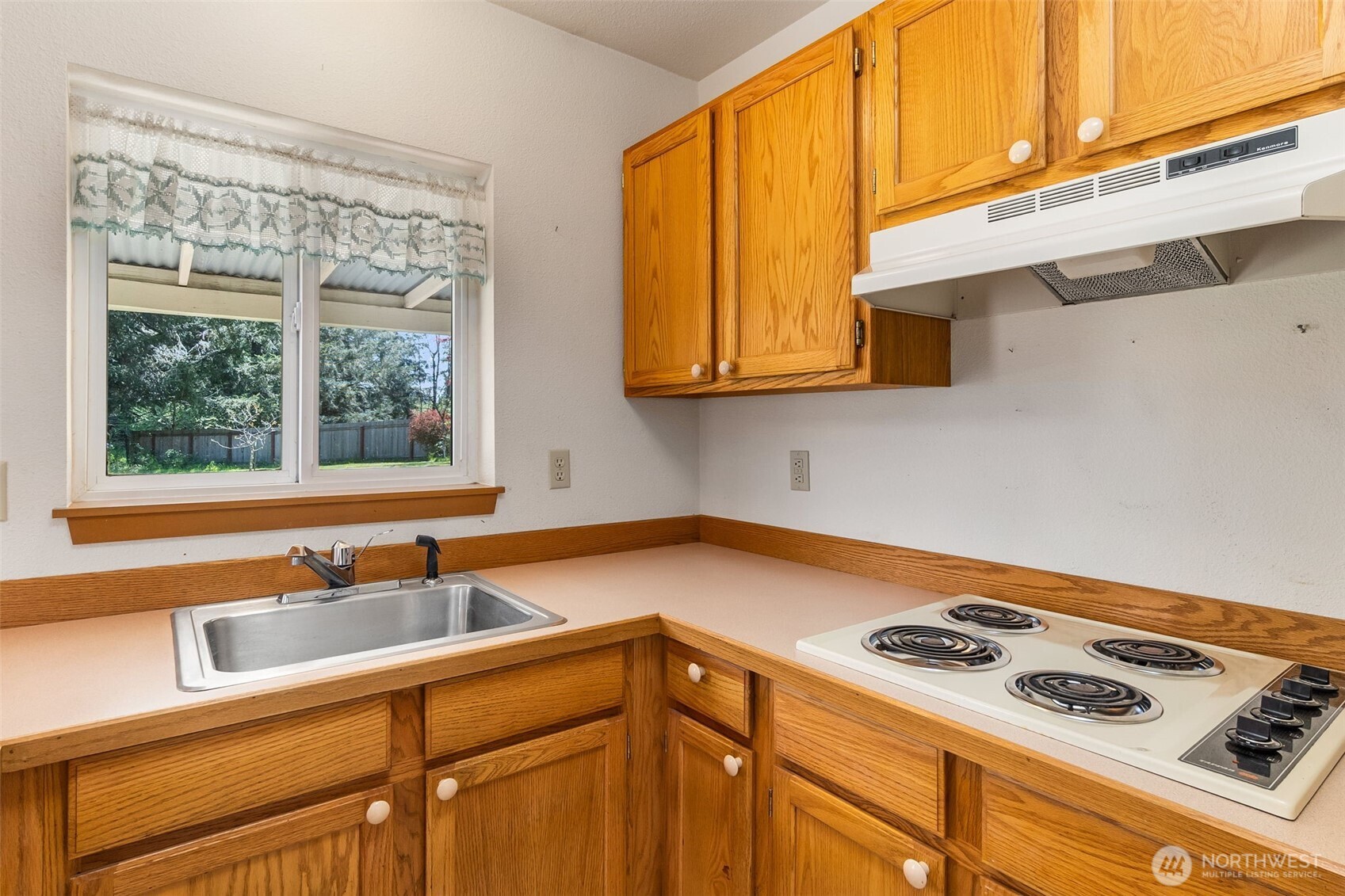 958 Tipsoo Loop South Rainier, WA 98576 - Photo 21 of 38