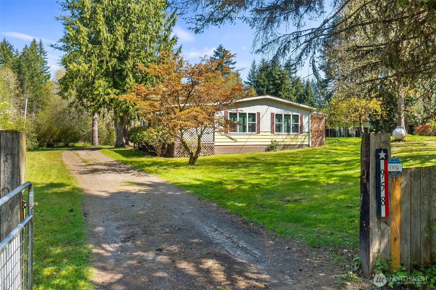 958 Tipsoo Loop South Rainier, WA 98576 - Photo 25 of 38
