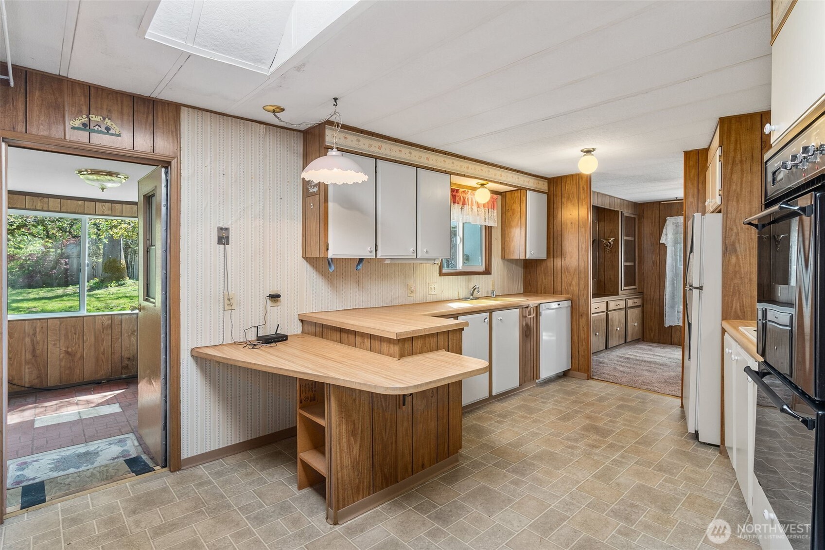 958 Tipsoo Loop South Rainier, WA 98576 - Photo 8 of 38