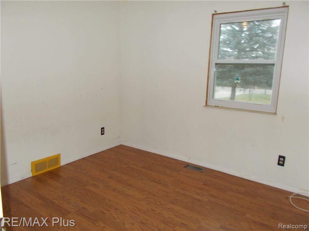 2059 Indian Road Lapeer, MI 48446 - Photo 12 of 26 DSCN1891.JPG