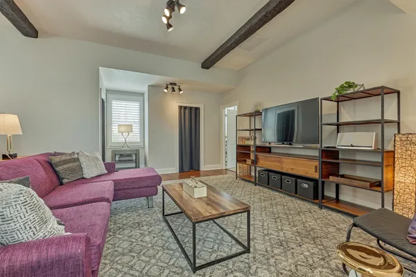 $5,249,000 | 22 East Shore Drive, The Woodlands, TX 77380