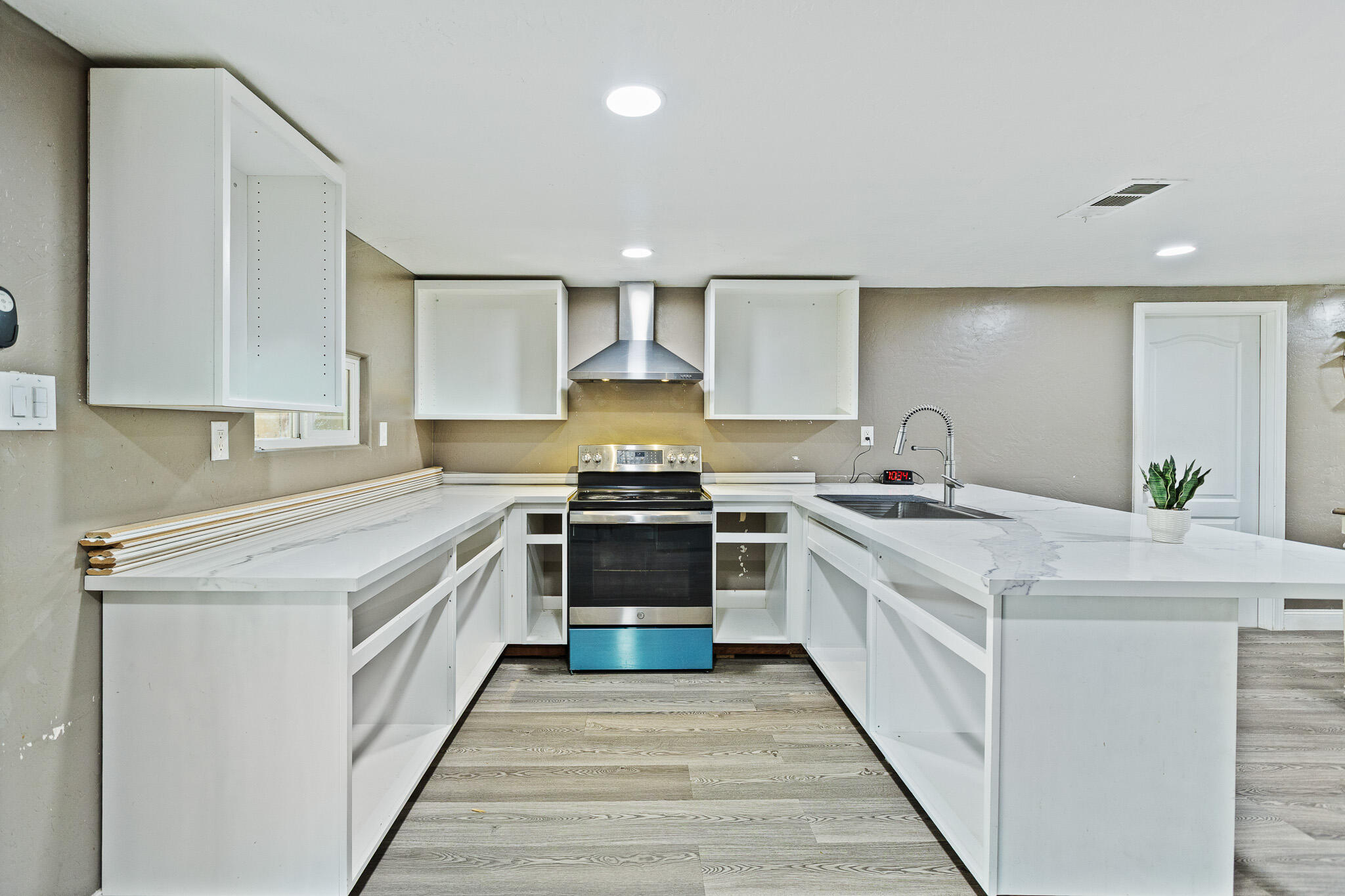 25769 Hypericum Road Visalia, CA 93292 - Photo 20 of 83 21 Kitchen