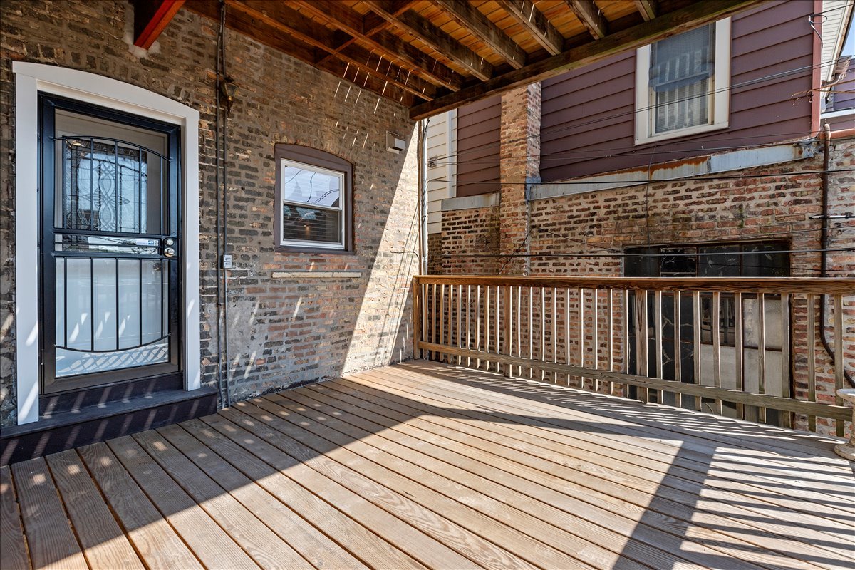 1147 West Taylor Street, Unit 1 Chicago, IL 60607 - Photo 10 of 17