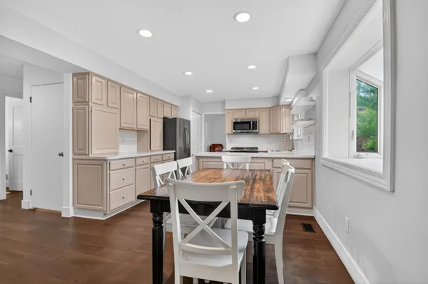 $650,000 | 15895 Hickory Ridge Drive, Northville, MI 48168