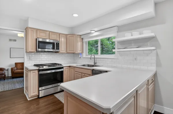 $650,000 | 15895 Hickory Ridge Drive, Northville, MI 48168